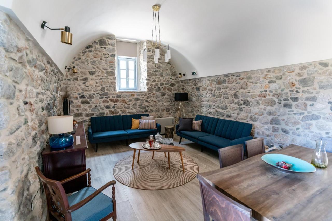 Englezena'S Guesthouse Leonídion Exteriér fotografie