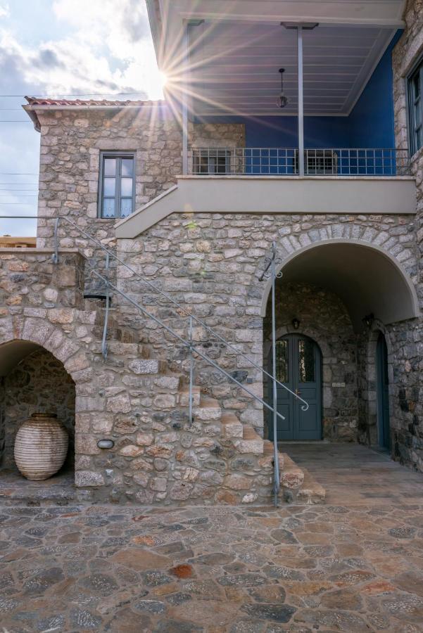 Englezena'S Guesthouse Leonídion Exteriér fotografie