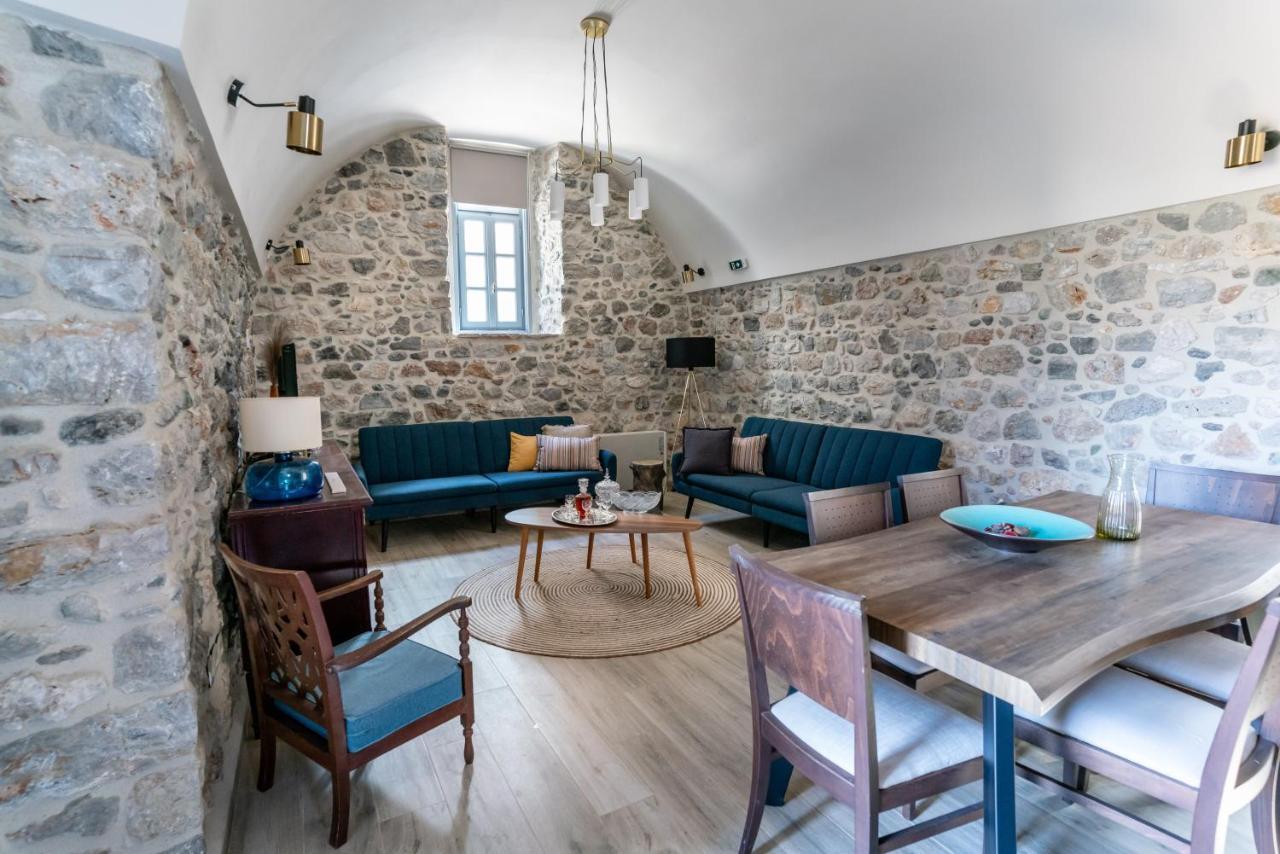 Englezena'S Guesthouse Leonídion Exteriér fotografie