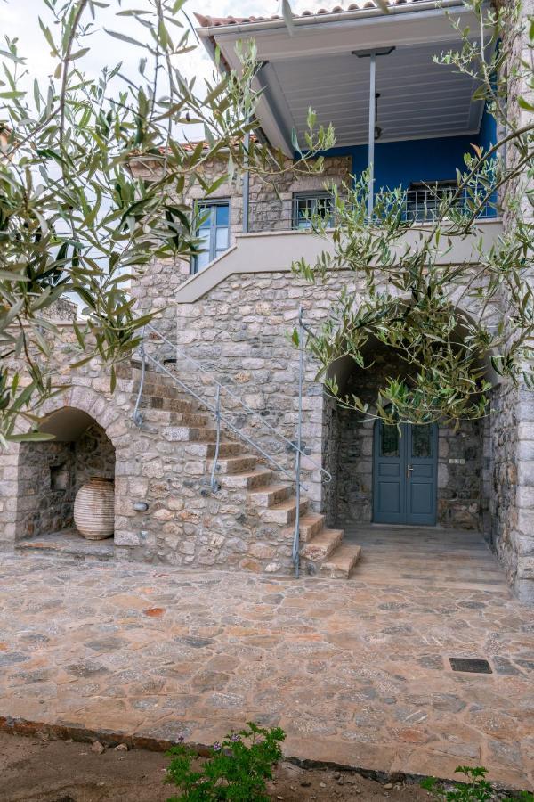 Englezena'S Guesthouse Leonídion Exteriér fotografie