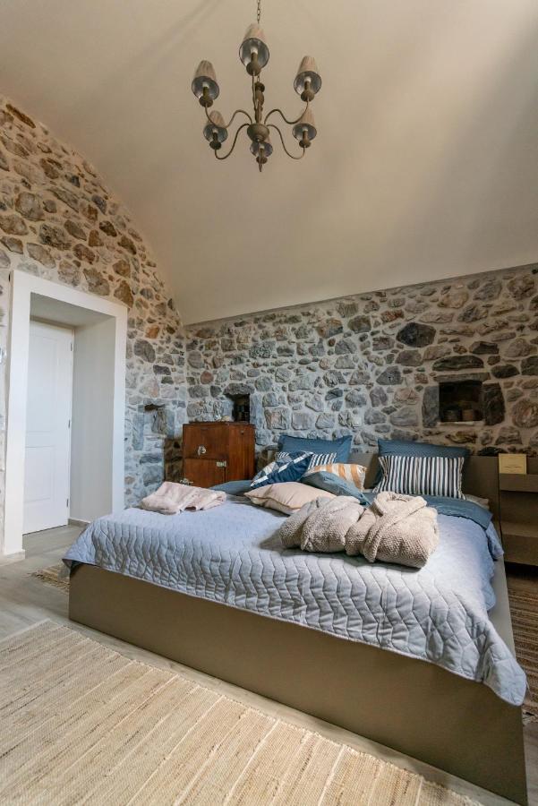 Englezena'S Guesthouse Leonídion Exteriér fotografie